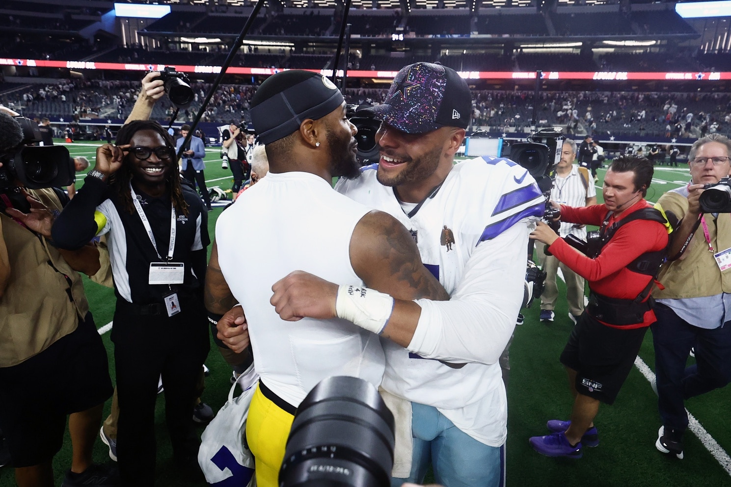 Packers' Micah Parsons' Strong 3-word Message To Dak Prescott After Tie Goes Viral