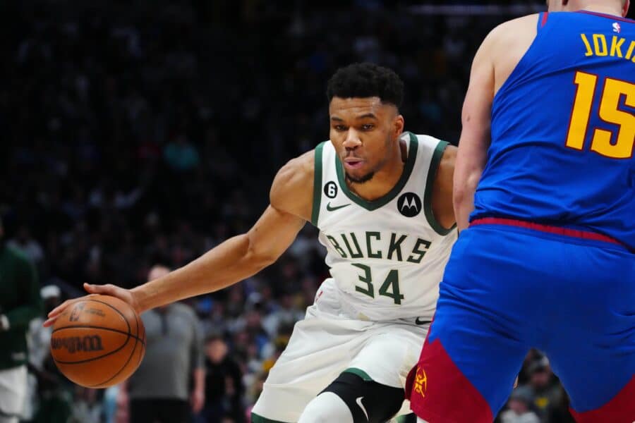 “We just had to set the tone a little bit early”: Giannis Antetokounmpo warns Bucks after dropping a winnable game against the Nuggets Mar 25, 2023; Denver, Colorado, USA; Milwaukee Bucks forward Giannis Antetokounmpo (34) drives at Denver Nuggets center Nikola Jokic (15) in the second quarter at Ball Arena. Mandatory Credit: Ron Chenoy-Imagn Images