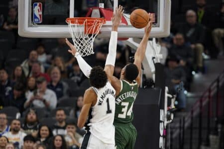 Giannis Antetokounmpo Spurs trade could reshape Western Conference power balance Jan 31, 2025; San Antonio, Texas, USA; Milwaukee Bucks forward Giannis Antetokounmpo (34) drives to the basket against San Antonio Spurs center Victor Wembanyama (1) during the first half at Frost Bank Center. Mandatory Credit: Scott Wachter-Imagn Images