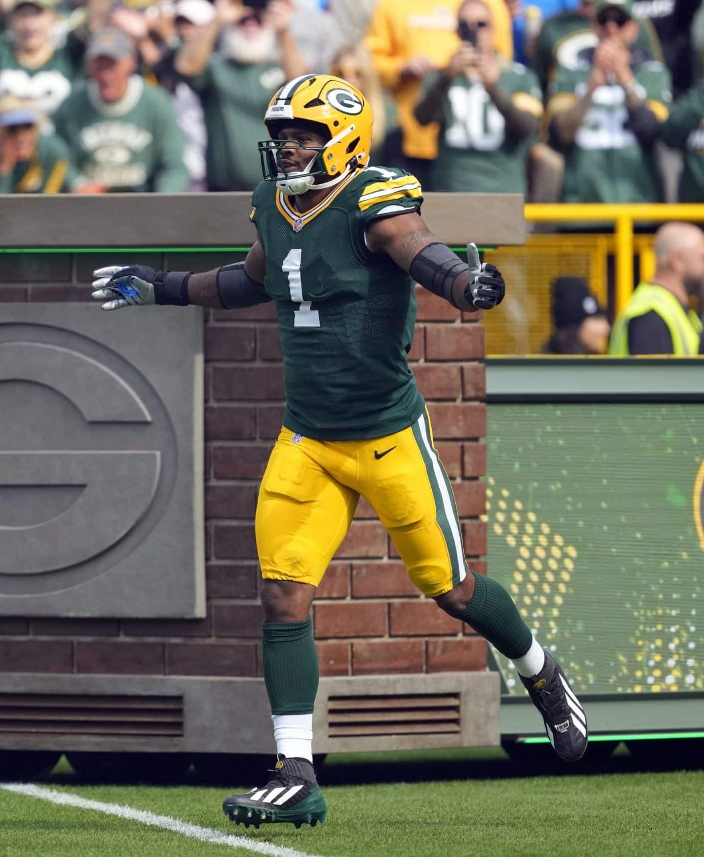 Green Bay Packers 2026 NFL Schedule Opponents Nearly Set Amid Week 17 Micah Parsons For The Packers 1 Scaled