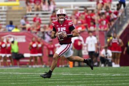 Third-string Badgersโ QB should be given a solid chance after 2-2 start Wisconsin Badgers
