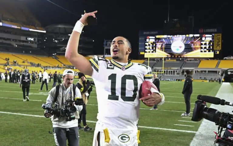 Packers fans are shocked by Jordan Love making NFL history vs Aaron Rodgers and Steelers