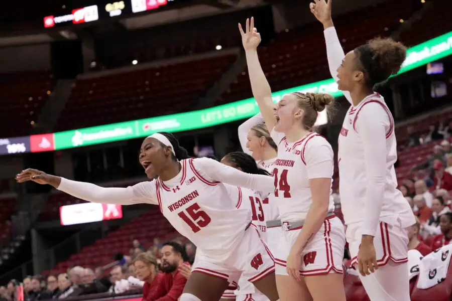Wisconsin Badgers host San Diego days after huge upset win over #20 Michigan State 3 Wisconsin Badgers