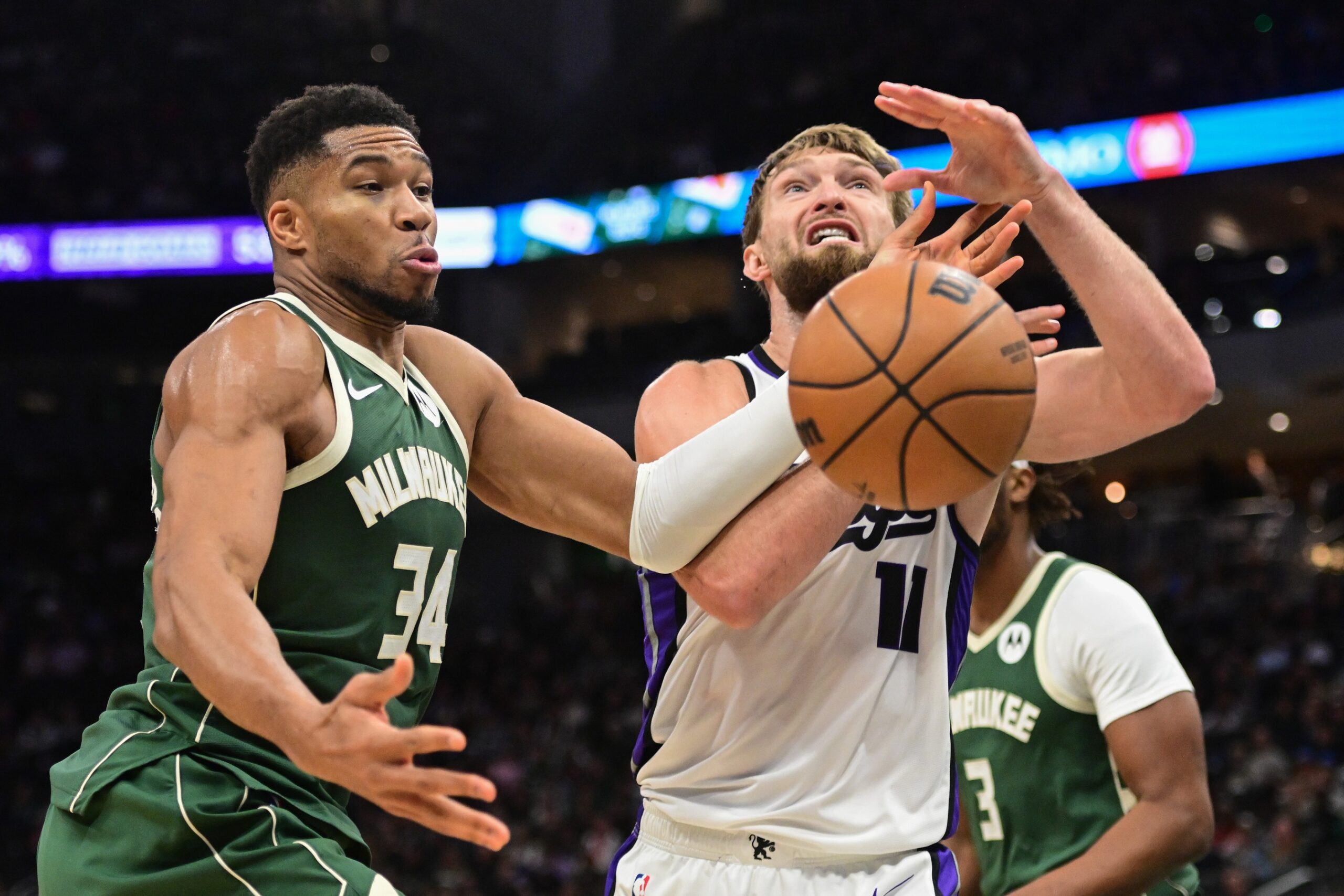 Bucks Fans Rip Ref Online After Explanation For Controversial Decisions In Kings Game