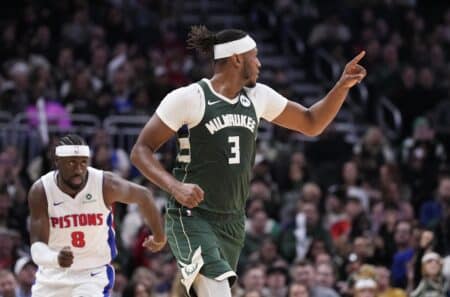 Myles Turner sends strong ‘we’ message on Bucks after losing Giannis Antetokounmpo to injury Milwaukee Bucks center/forward Myles Turner (3).