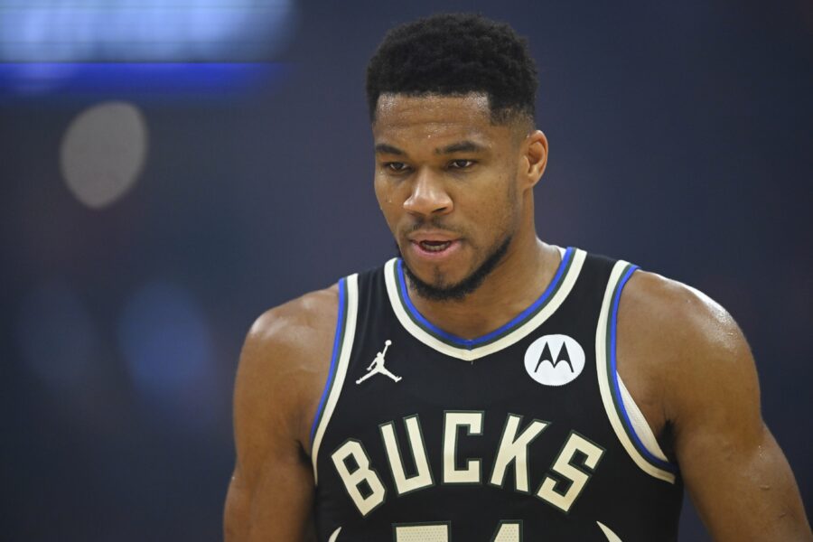 Supermax at stake as Bucks face Giannis Antetokounmpo trade deadline drama Milwaukee Bucks Giannis Antetokounmpo MVP winner twice