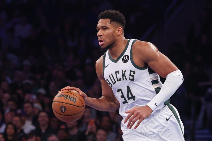 NBA experts clash over how Giannis Antetokounmpo should handle Bucks crisis 2 Giannis Antetokounmpo, Milwaukee Bucks