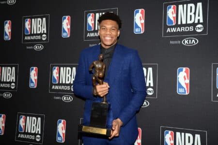 Giannis Antetokounmpo’s early MVP case, former teammate says hand him the trophy already June 24, 2019; Los Angeles, CA, USA; Milwaukee Bucks forward Giannis Antetokounmpo poses with his NBA most valuable player award at the 2019 NBA Awards show at Barker Hanger. Mandatory Credit: Gary A. Vasquez-Imagn Images