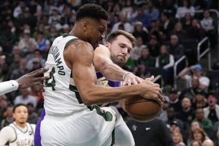 “I respect him”: Luka Doncic applauds Bucks’ Giannis Antetokounmpo’s gesture Nov 15, 2025; Milwaukee, Wisconsin, USA; Milwaukee Bucks forward Giannis Antetokounmpo (34) and Los Angeles Lakers guard Luka Doncic (77) battle for control of the ball during the first quarter at Fiserv Forum. Mandatory Credit: Jeff Hanisch-Imagn Images