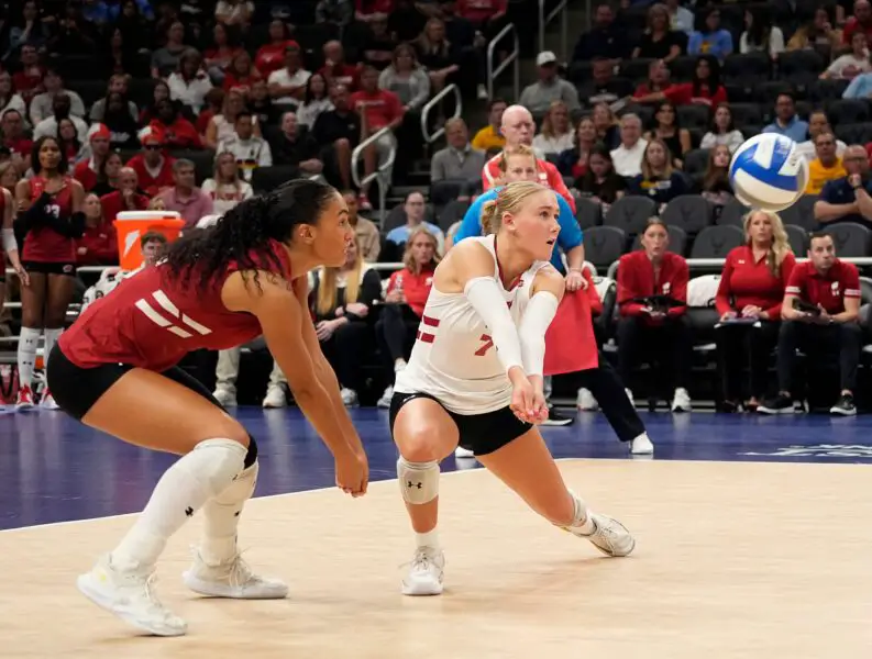 Wisconsin Badgers volleyball face difficult #1 Texas challenge during NCAA Quarterfinals 2 USATSI 27107356 168400517 lowres 1