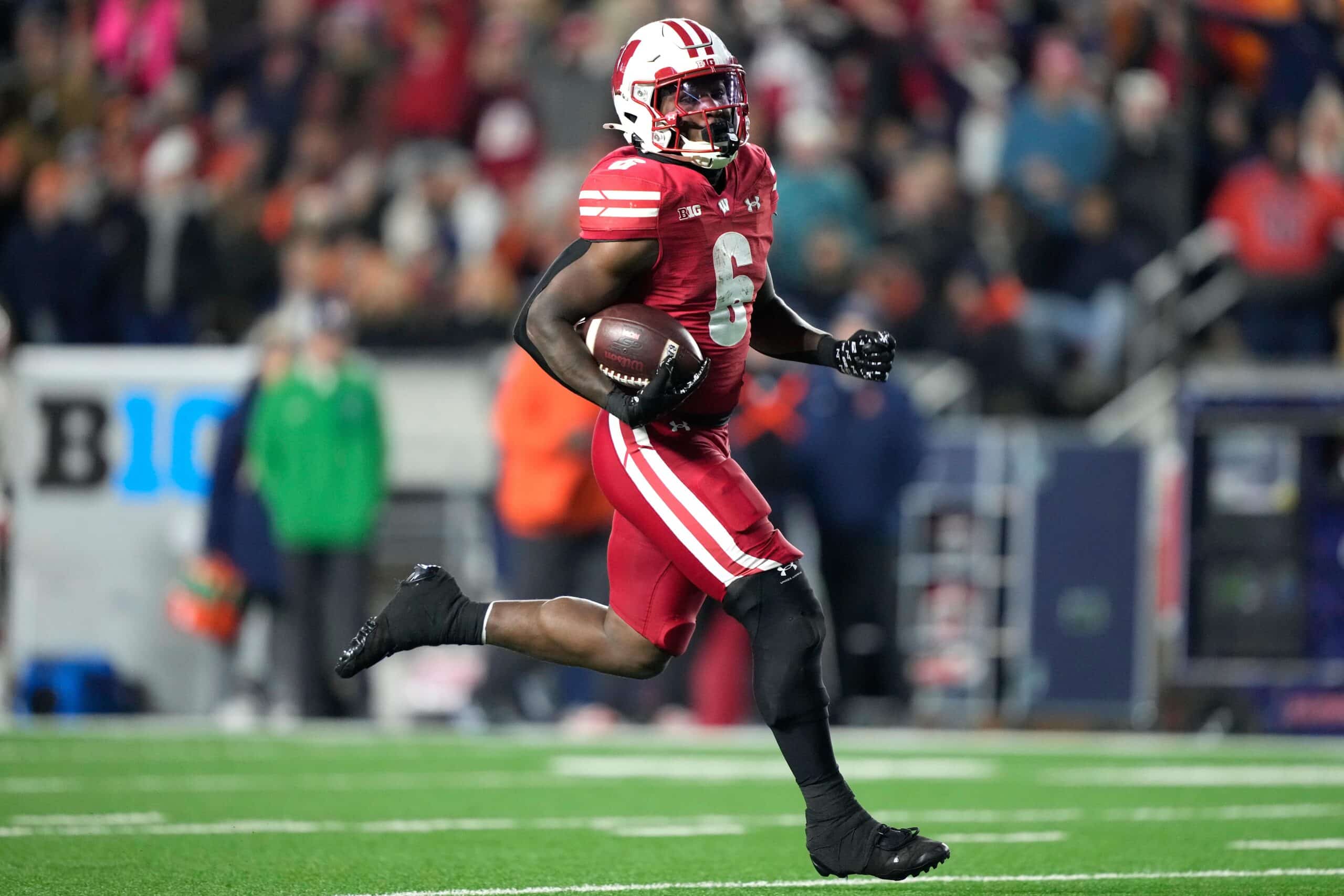 "An In State RB?!" Badgers Land Big Time Commitment From Wisconsin HS Star (Report) 2 Nov 22, 2025; Madison, Wisconsin, USA; Wisconsin Badgers running back Darrion Dupree (6) runs the ball for an 84-yard touchdown against the Illinois Fighting Illini during the second half at Camp Randall Stadium. Mandatory Credit: Kayla Wolf-Imagn Images