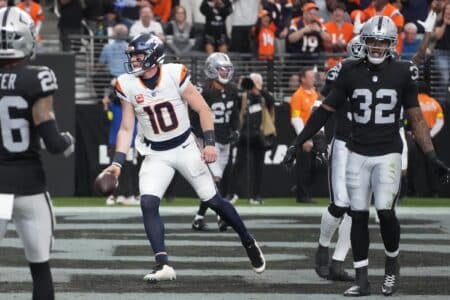 Broncos’ Bo Nix responds to surprising home-underdog label vs. Packers Denver Broncos quarterback Bo Nix (10) reacts after scoring a touchdown.