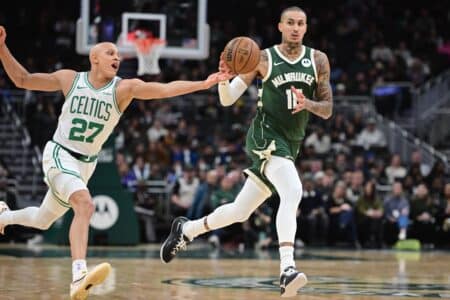 Bucks’ Kyle Kuzma breaks out largely obsolete basketball move during game Kyle Kuzma, Milwaukee Bucks, Boston Celtics