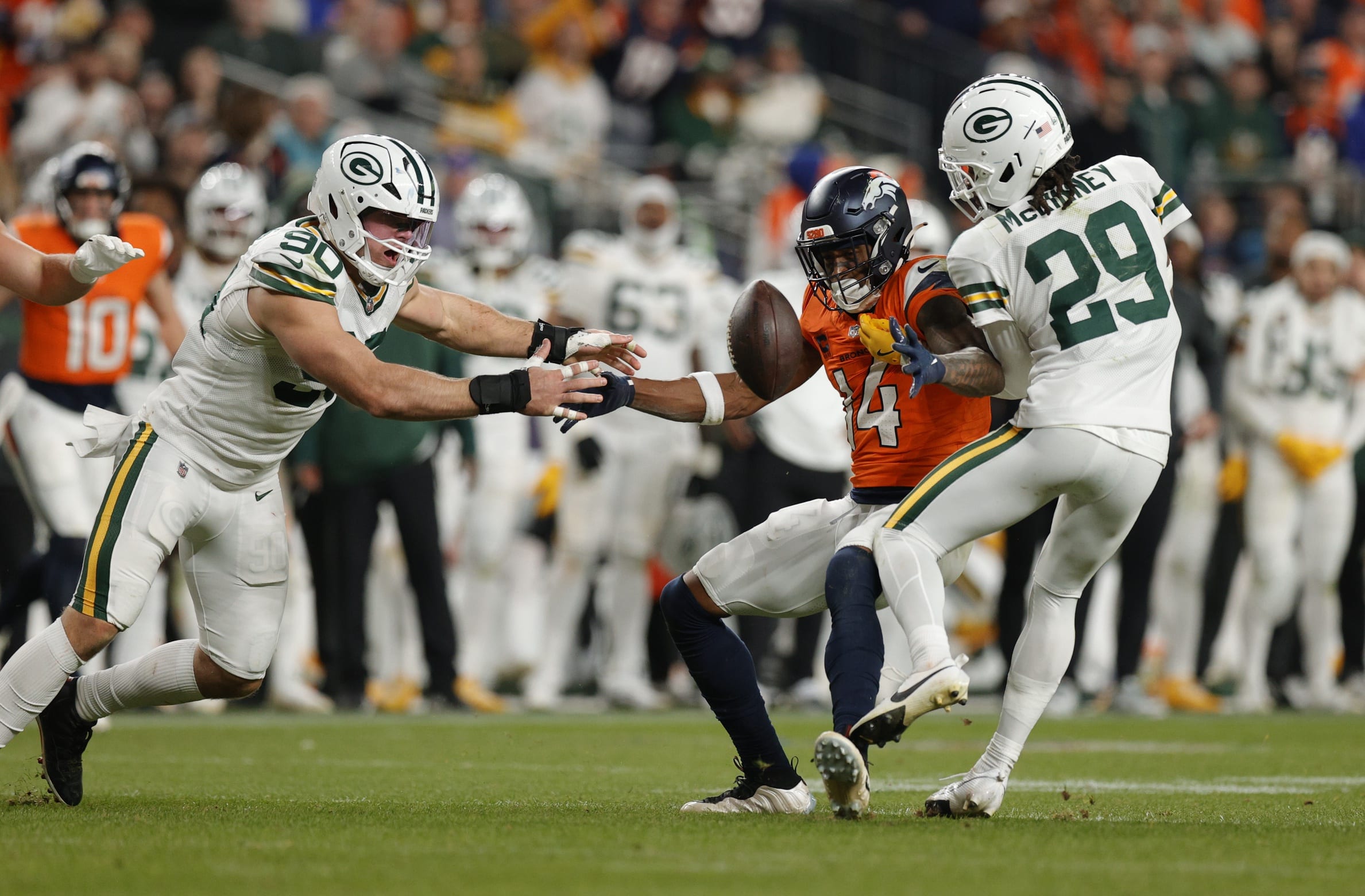 "Stay On That Side" Packers Starter Calls Out Famous Green Bay Twitter (X) Page For Insulting Remarks After Loss To Broncos 1 Dec 14, 2025; Denver, Colorado, USA; Denver Broncos wide receiver Courtland Sutton (14), Green Bay Packers safety Xavier McKinney (29) and Green Bay Packers defensive end Lukas van Ness (90) battle for control of a loose ball during the fourth quarter at Empower Field at Mile High. Mandatory Credit: Isaiah J. Downing-Imagn Images