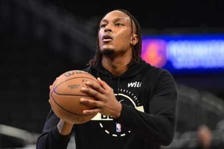 Bucks’ Myles Turner put Timberwolves’ Julius Randle on a poster with crazy throwdown Myles Turner, Milwaukee Bucks, Minnesota Timberwolves