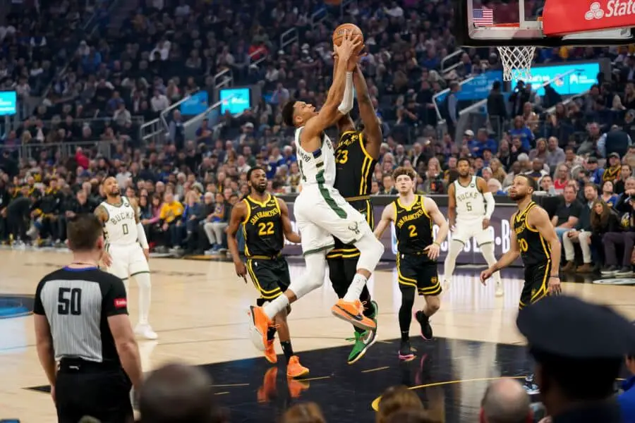 Insider reveals only Giannis Antetokounmpo can trigger a Draymond Green trade 1 Mar 6, 2024; San Francisco, California, USA; Milwaukee Bucks forward Giannis Antetokounmpo (34) scores over Golden State Warriors forward Draymond Green (23) in the first quarter at the Chase Center. Mandatory Credit: Cary Edmondson-Imagn Images