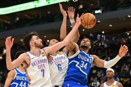 Bucks make huge Giannis Antetokounmpo announcement just before Thunder game Milwaukee Bucks forward Giannis Antetokounmpo (34) reaches for the ball against Oklahoma City Thunder center Chet Holmgren (7) and forward Jaylin Williams (6) in the fourth quarter at Fiserv Forum.