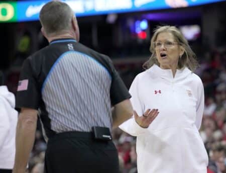 Wisconsin Badgers visit Illinois Fighting Illini before difficult four-game stretch Wisconsin Badgers