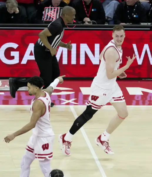 Wisconsin Badgers sophomore Austin Rapp’s reaction to Illinois shocker could be a hint that he’s staying USATSI 28131223 168422142 lowres