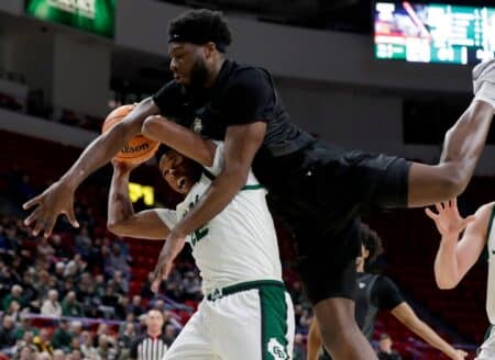 Green Bay Phoenix fall apart in first-half, Wright State wins 83-75 Green Bay Phoenix