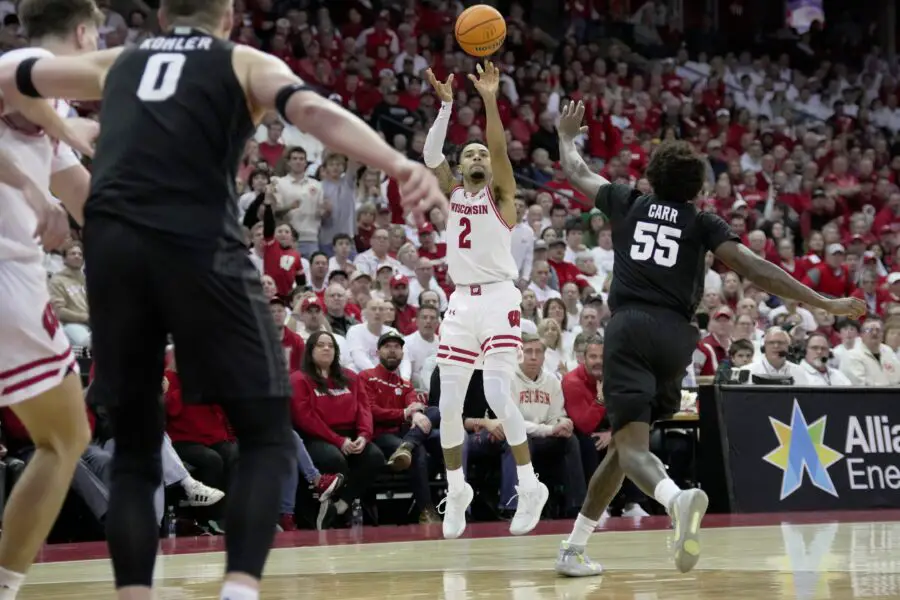 Wisconsin Badgers record massive back-to-back wins over ranked Illinois, Michigan State Wisconsin Badgers
